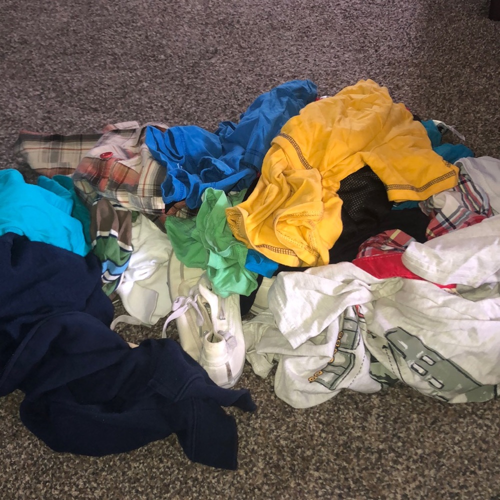 Bundle preowned tops, shorts, pull over & shoe